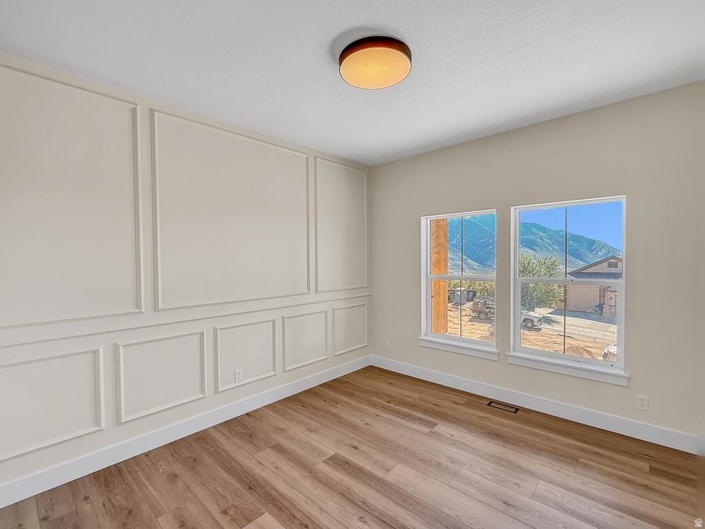 770 E MOUNTAIN RD North Ogden, UT 84414