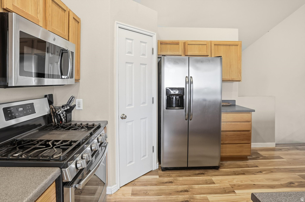 2512 N JONATHAN PL Saratoga Springs, UT 84045