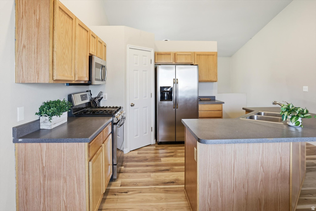 2512 N JONATHAN PL Saratoga Springs, UT 84045