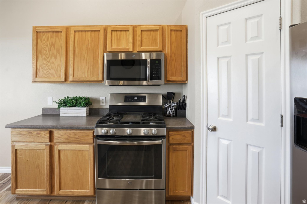 2512 N JONATHAN PL Saratoga Springs, UT 84045