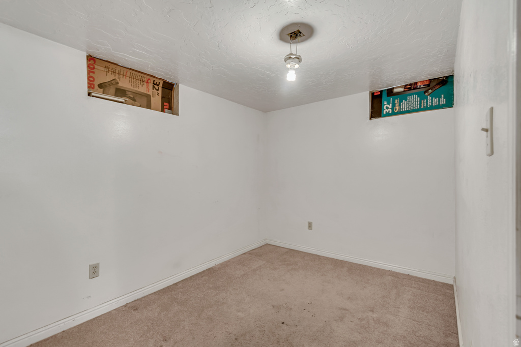 848 N OAKLEY ST Salt Lake City, UT 84116