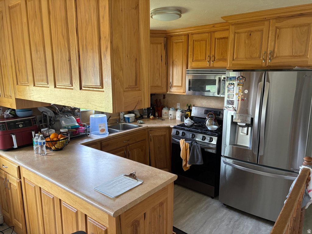 5650 S JORDAN CANAL RD Taylorsville, UT 84129