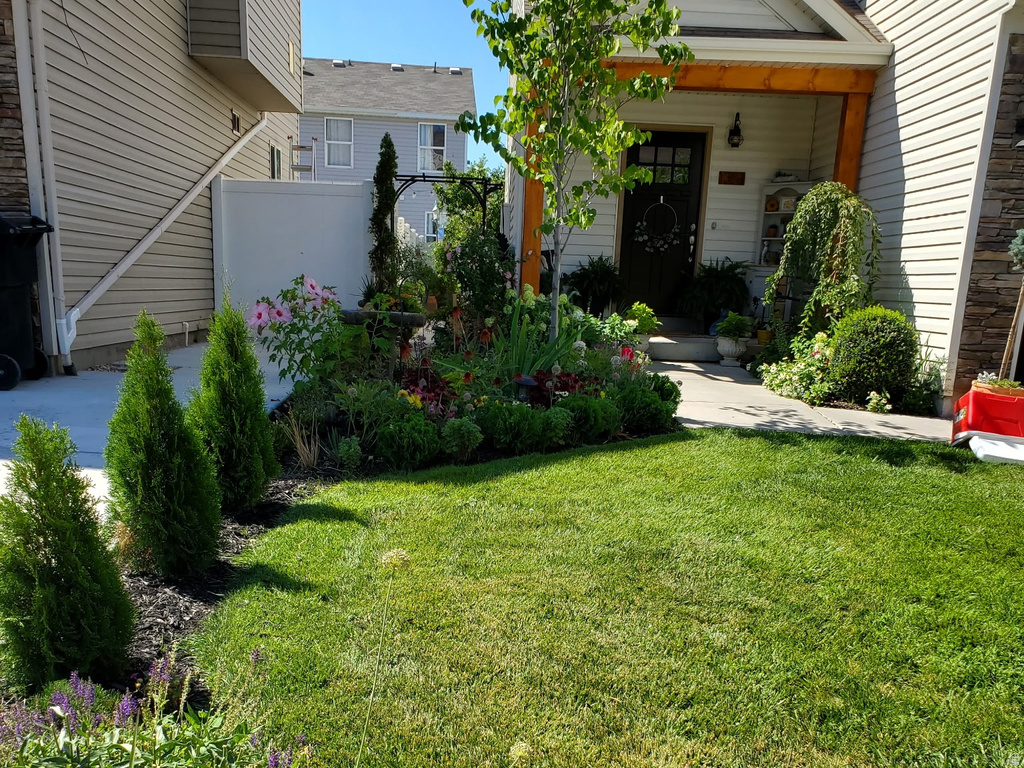 1351 W GLENBARR DR Springville, UT 84663