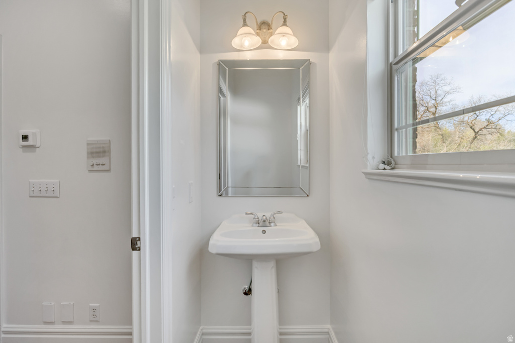 8149 S 2425 E South Weber, UT 84405