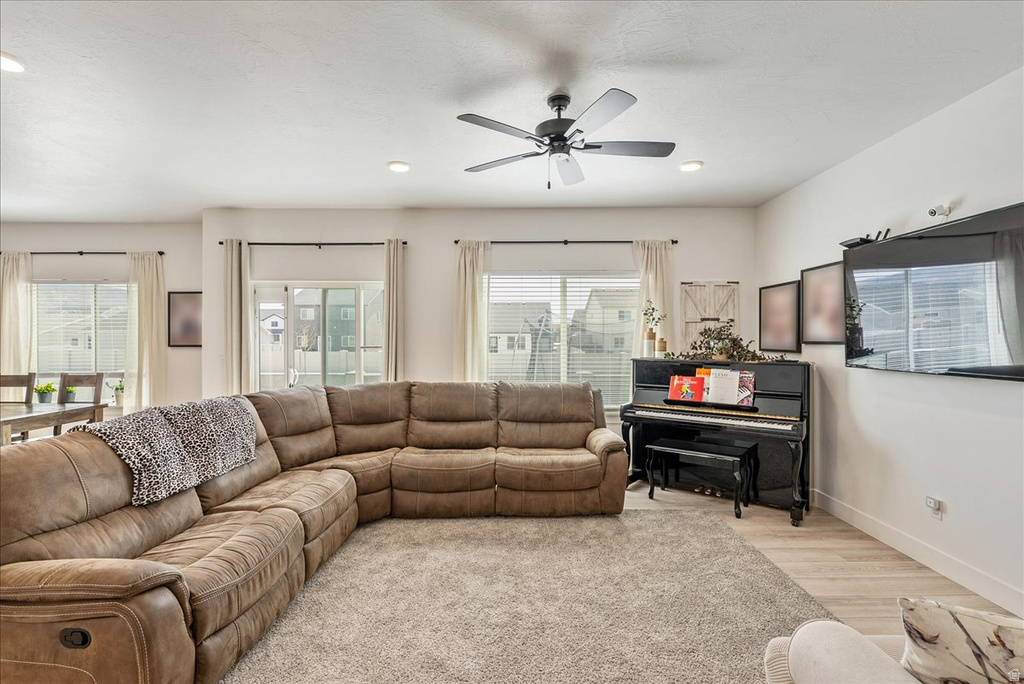 1824 E MEADOWLARK DR Eagle Mountain, UT 84005