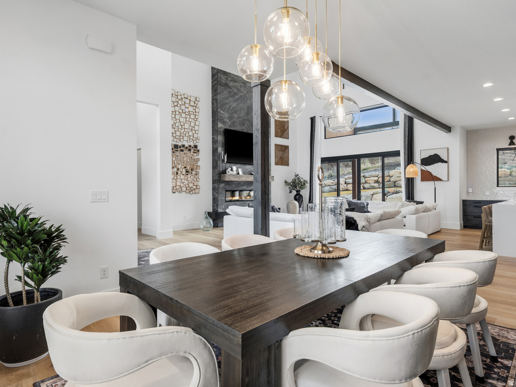 6861 E SUMMIT PEAK CIR Huntsville, UT 84317