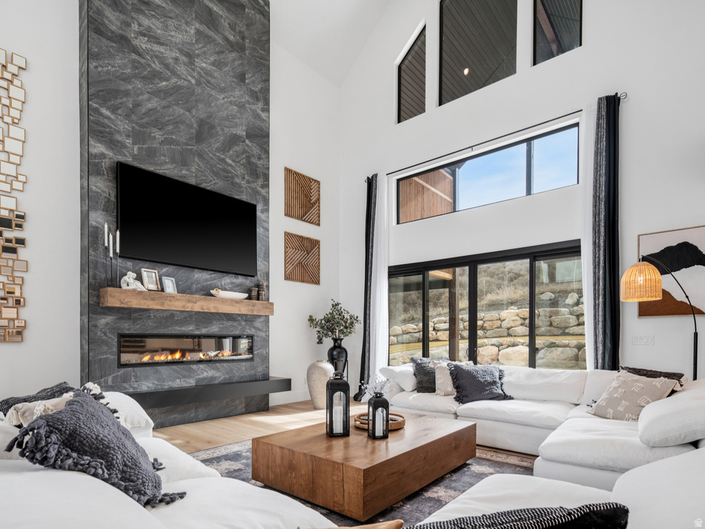 6861 E SUMMIT PEAK CIR Huntsville, UT 84317