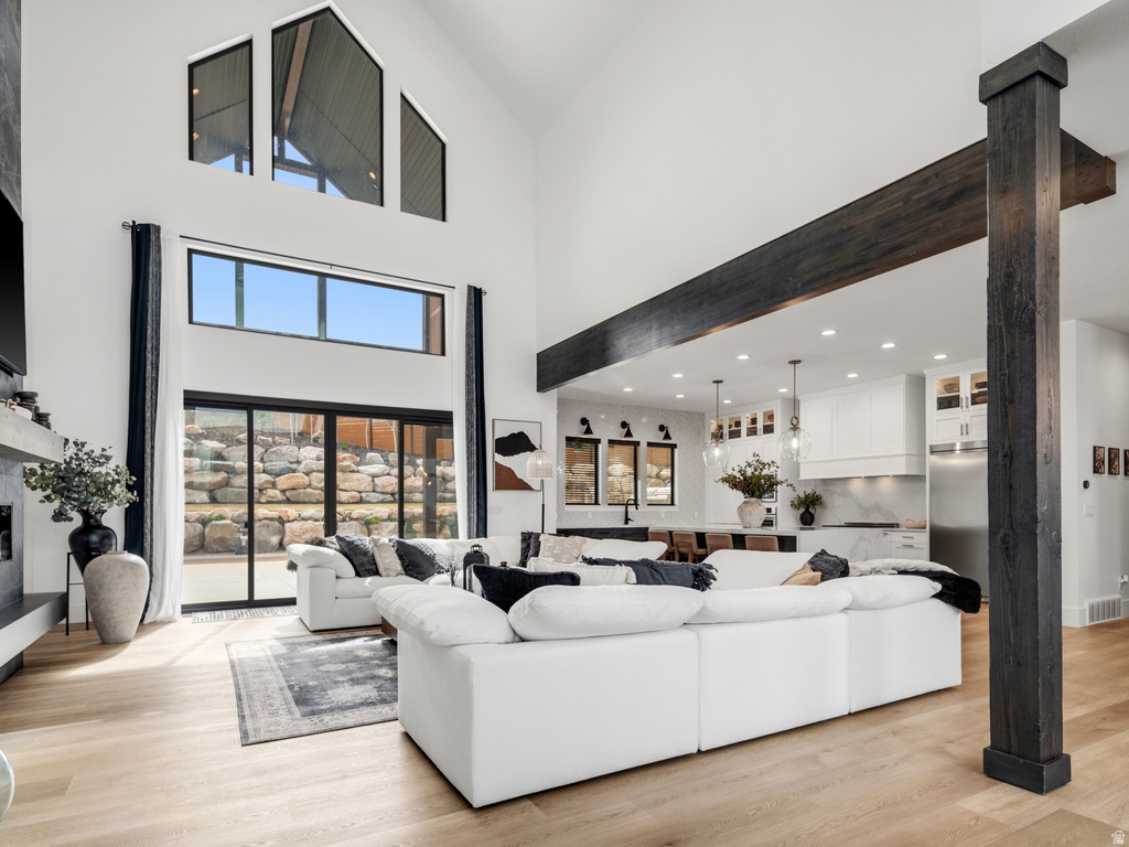 6861 E SUMMIT PEAK CIR Huntsville, UT 84317