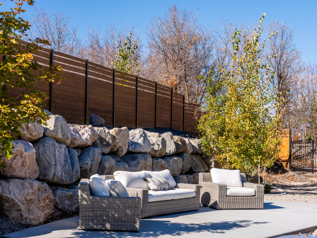 6861 E SUMMIT PEAK CIR Huntsville, UT 84317