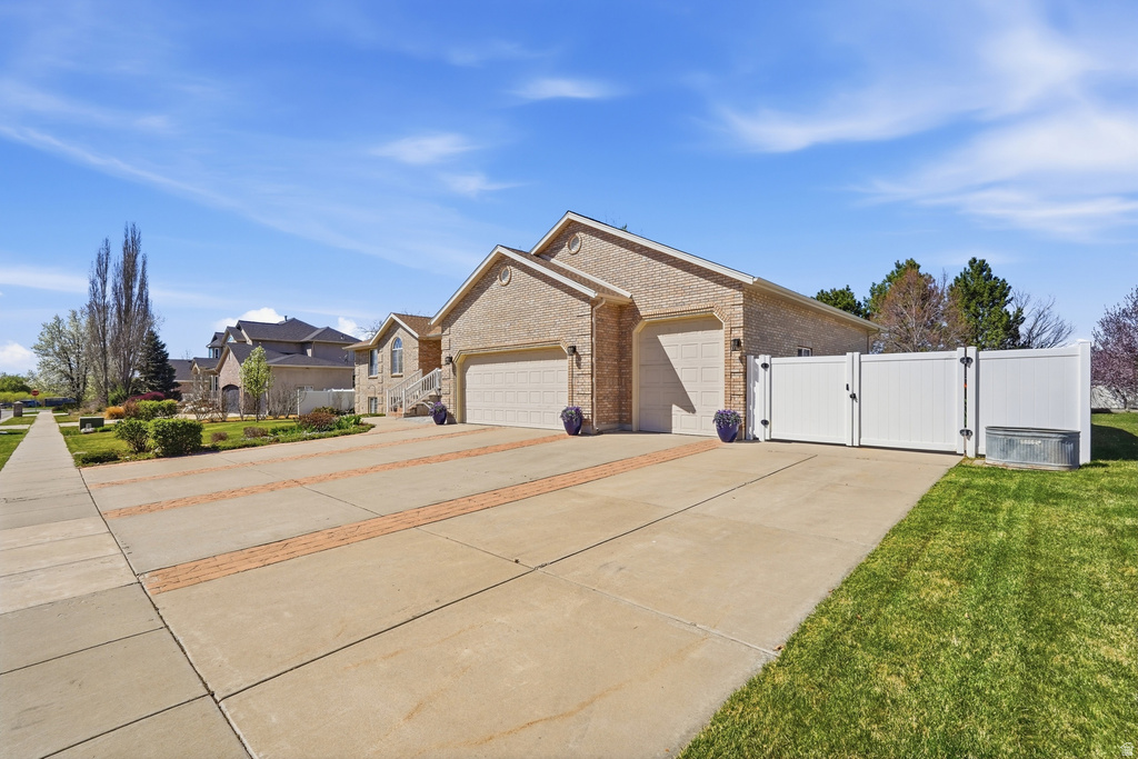 1468 N FLINT MEADOW DR Kaysville, UT 84037
