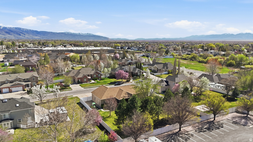 1468 N FLINT MEADOW DR Kaysville, UT 84037