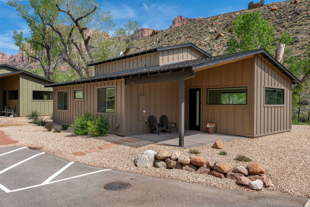 1775 ZION PARK BLVD #7 Springdale, UT 84767