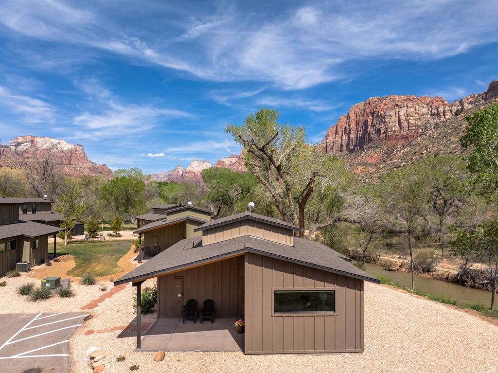 1775 ZION PARK BLVD #7 Springdale, UT 84767