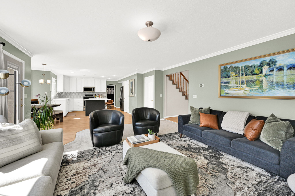 6262 S 2050 E Uintah, UT 84403