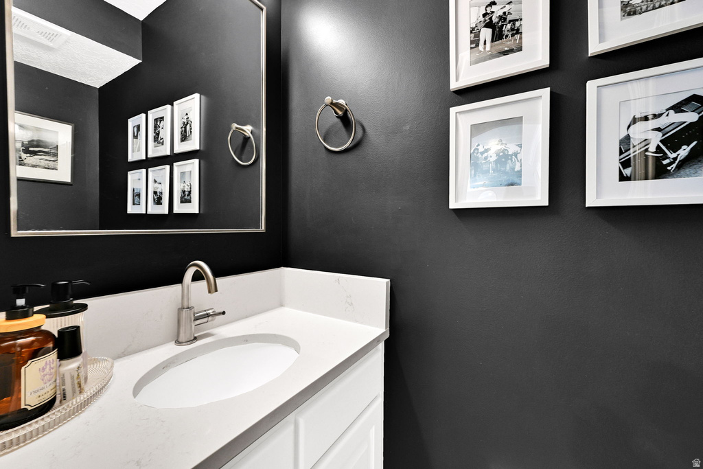 6262 S 2050 E Uintah, UT 84403