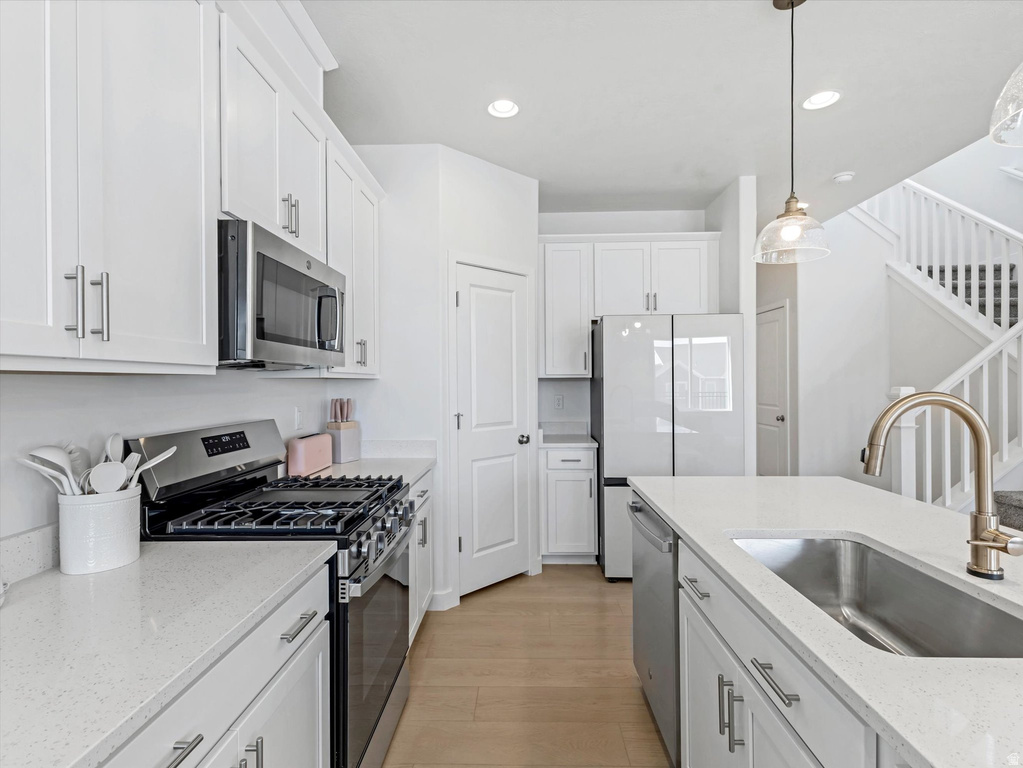 6825 S CLEVER PEAK LN West Jordan, UT 84081