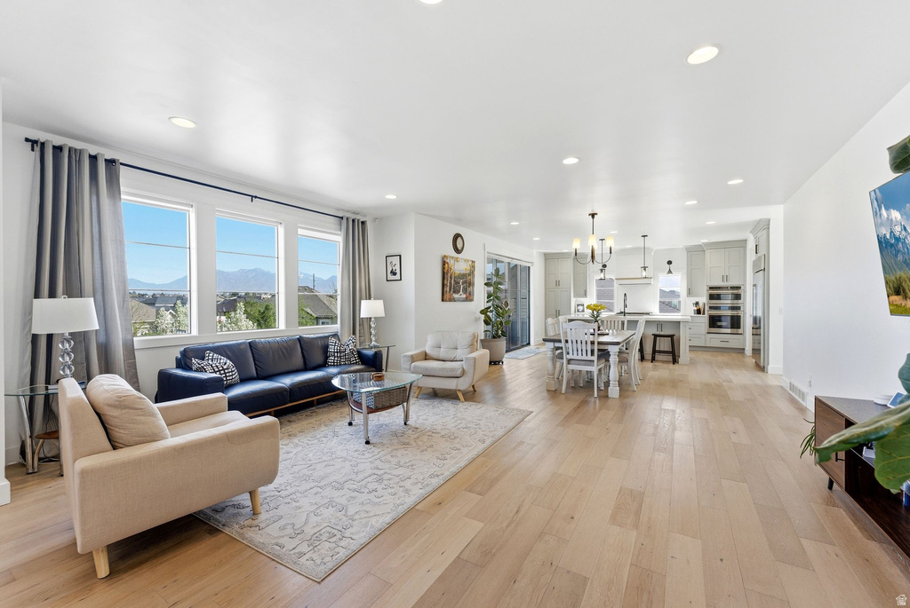 11716 S MEEKS CT South Jordan, UT 84095