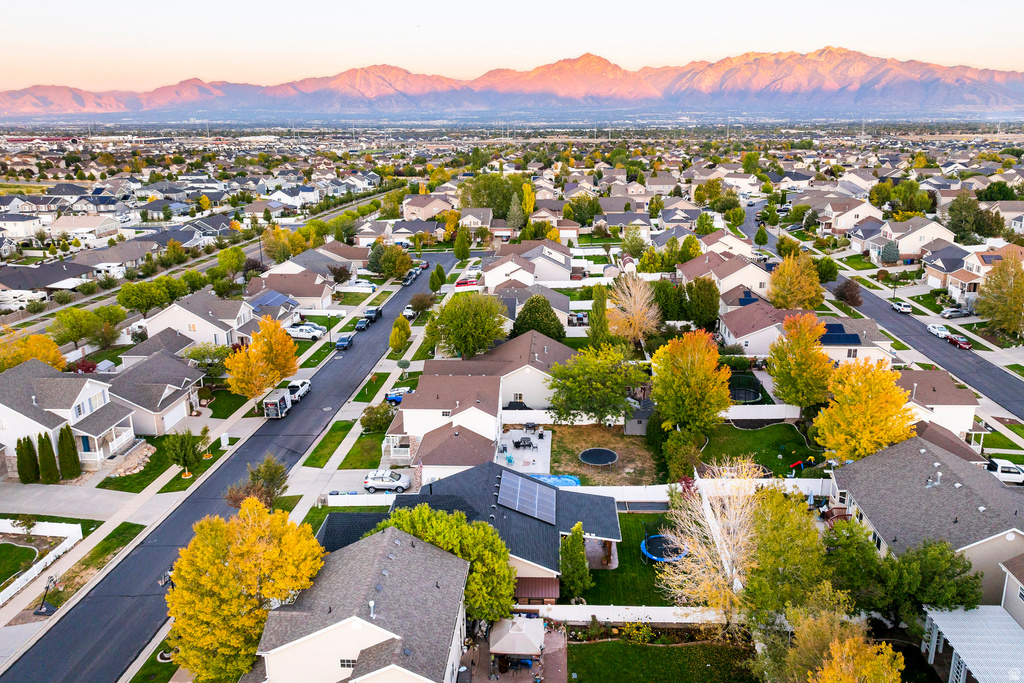 6627 W VALLEY OAK DR West Jordan, UT 84081