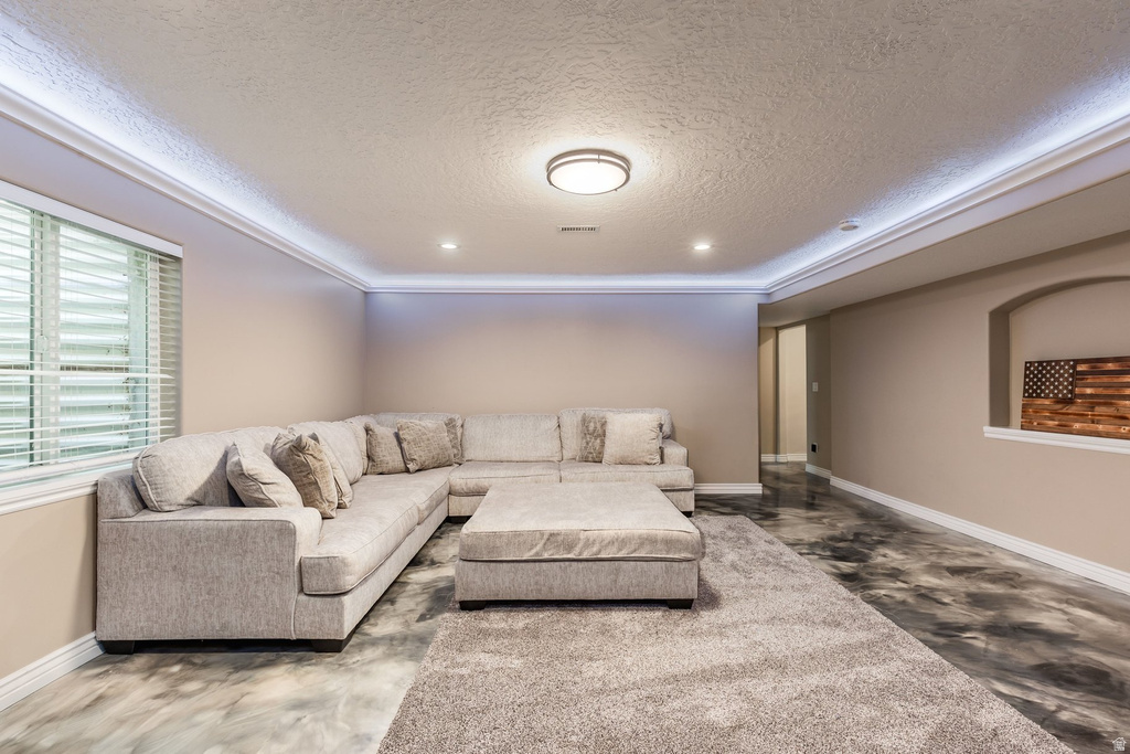 6627 W VALLEY OAK DR West Jordan, UT 84081