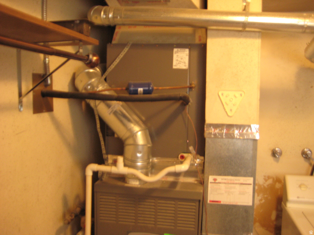 2402 W 5075 S Roy, UT 84067