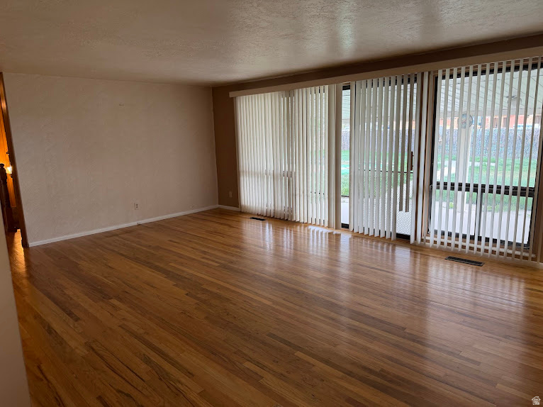 7346 S COTTONWOOD ST Midvale, UT 84047