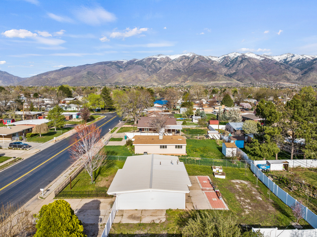 586 E WASATCH DR Layton, UT 84041