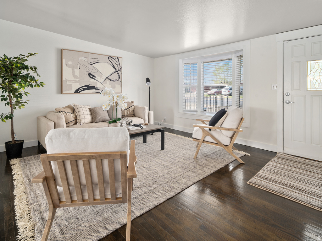 586 E WASATCH DR Layton, UT 84041