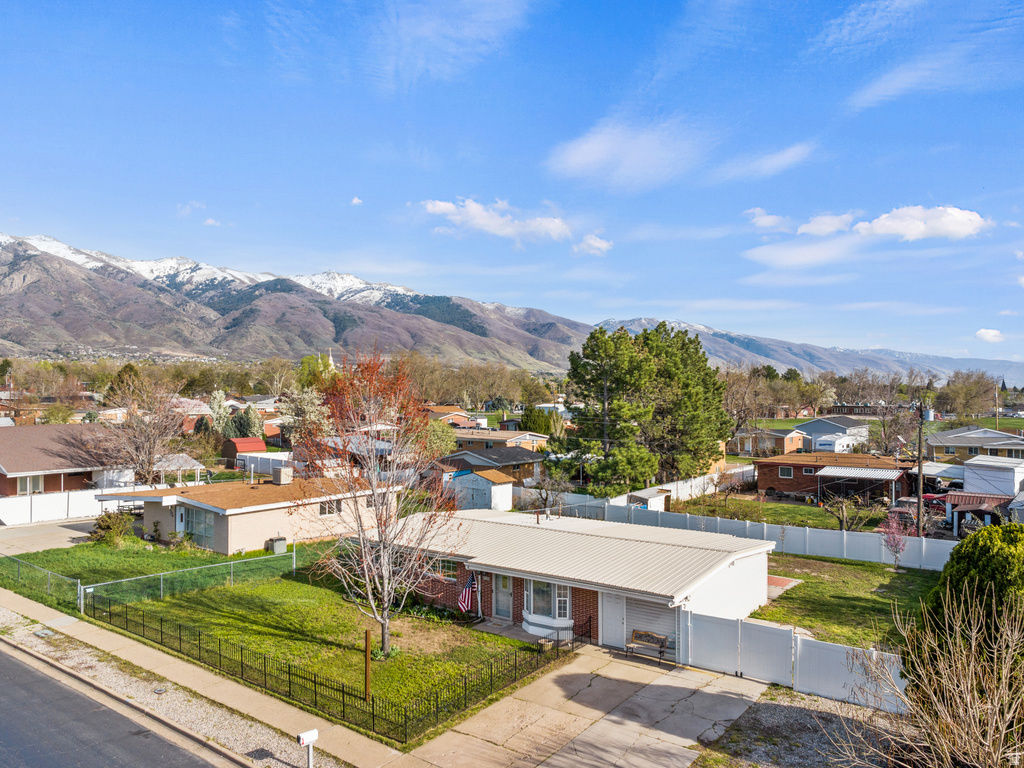 586 E WASATCH DR Layton, UT 84041