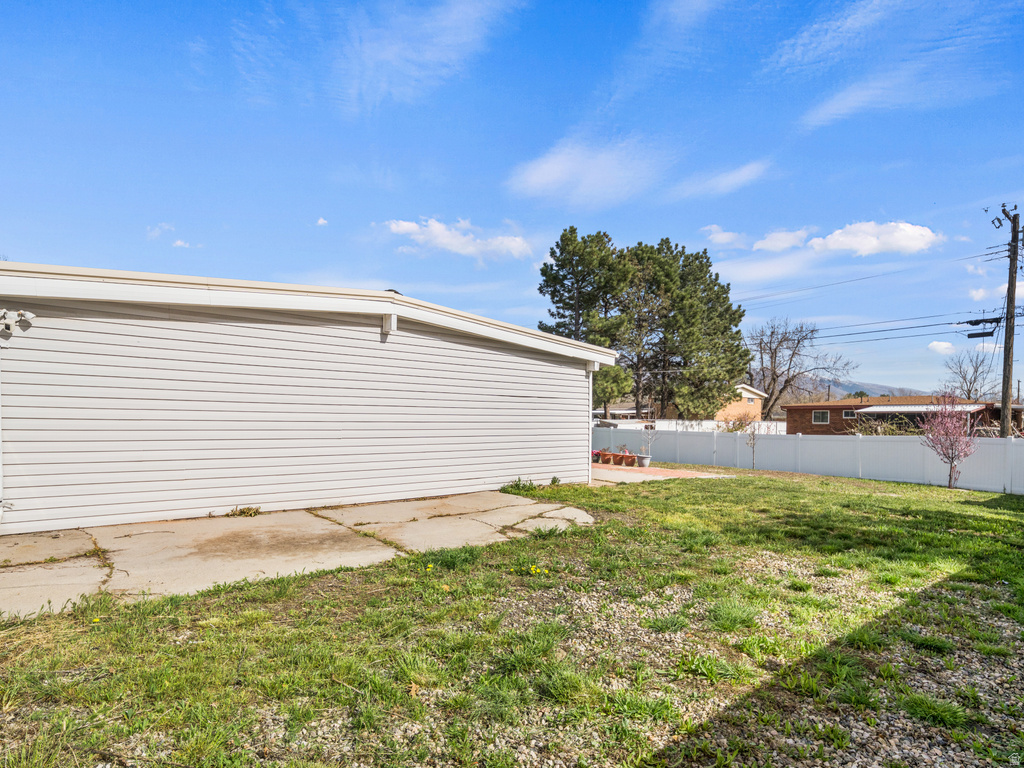 586 E WASATCH DR Layton, UT 84041