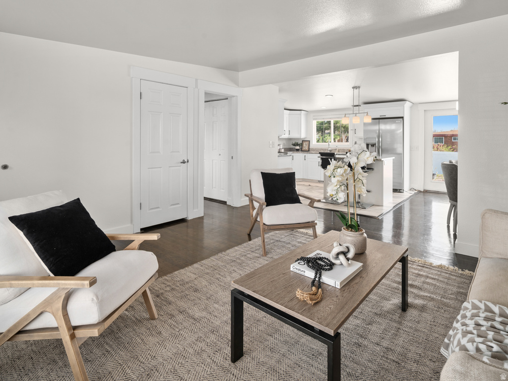 586 E WASATCH DR Layton, UT 84041