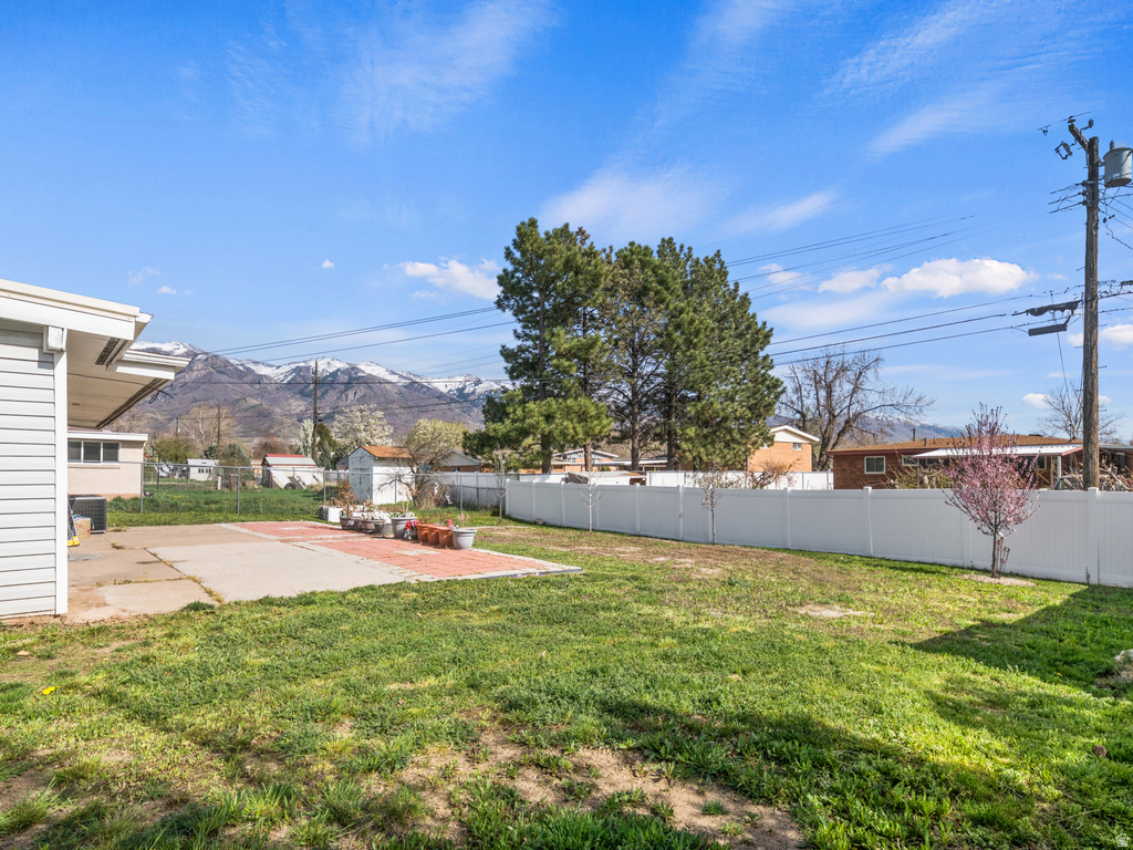 586 E WASATCH DR Layton, UT 84041