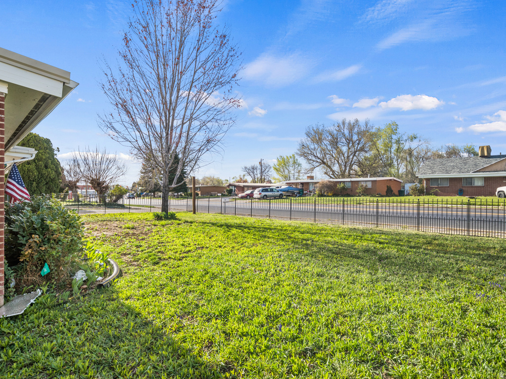 586 E WASATCH DR Layton, UT 84041