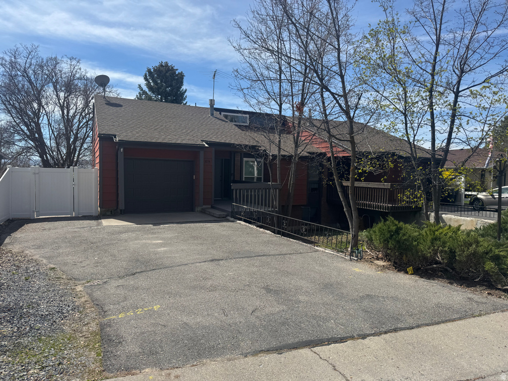 1054 LAMPLIGHTER DR Logan, UT 84321