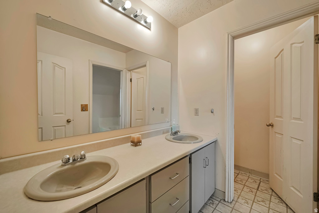 1481 W MIDAS CREEK DR South Jordan, UT 84095