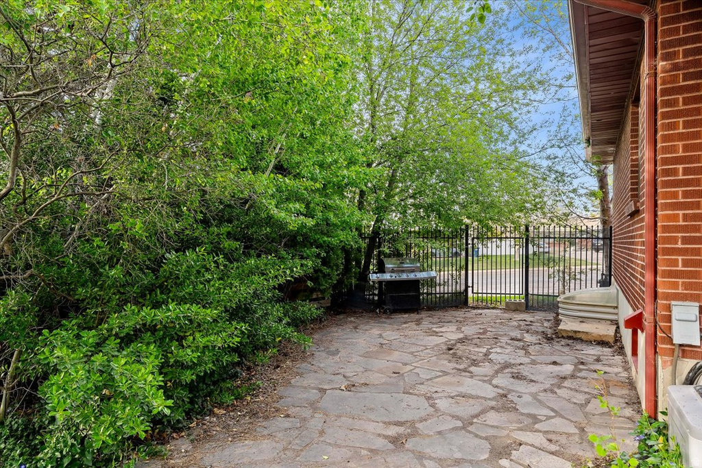 321 W 2575 N Sunset, UT 84015