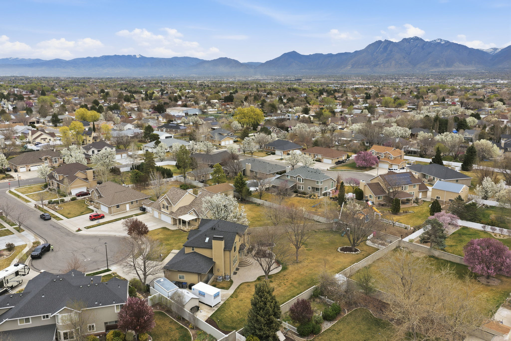 9483 S OVERLEIGH CT South Jordan, UT 84095