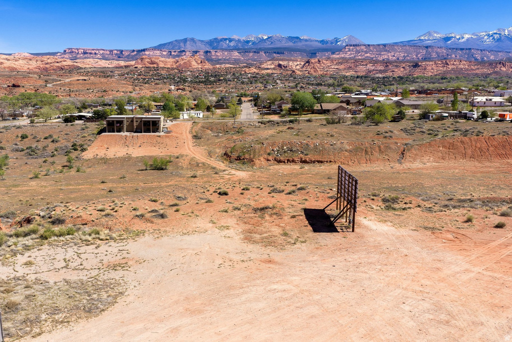 2001 S HIGHWAY 191 Moab, UT 84532