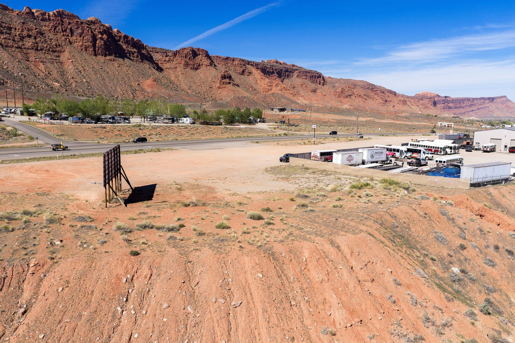 2001 S HIGHWAY 191 Moab, UT 84532