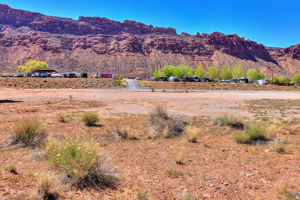 2001 S HIGHWAY 191 Moab, UT 84532