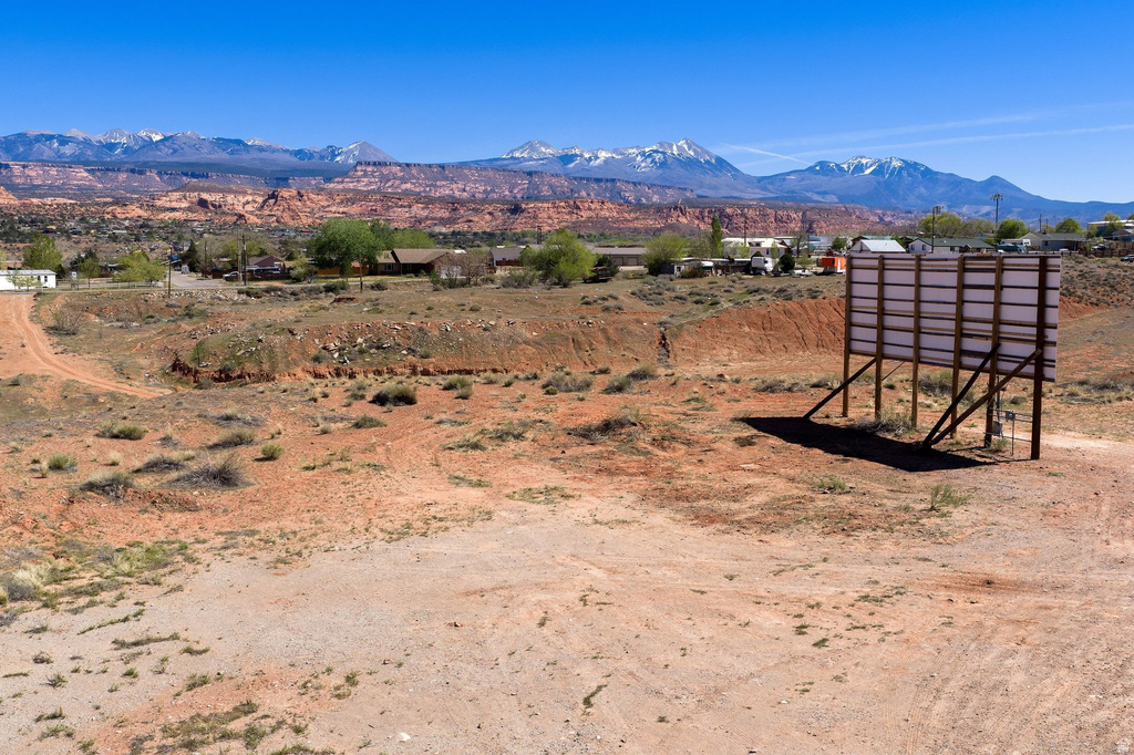 2001 S HIGHWAY 191 Moab, UT 84532