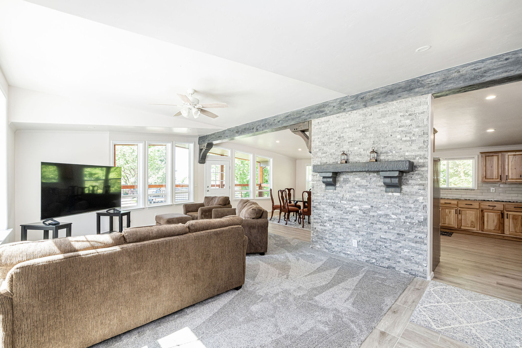 432 E 2700 N North Ogden, UT 84414