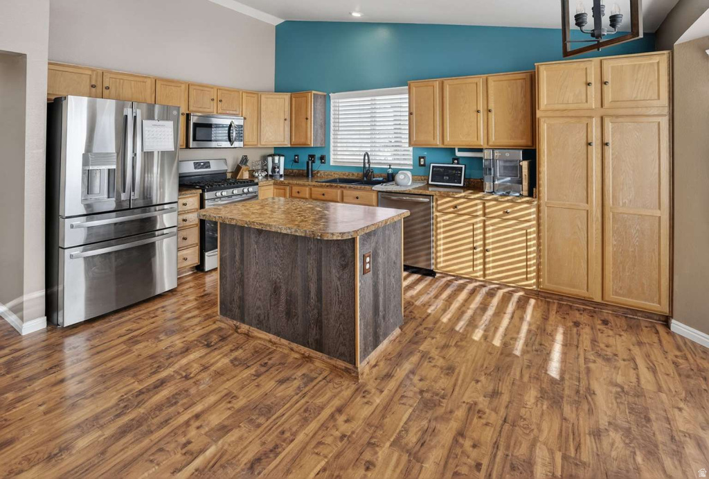 9091 S CRYSTAL VISTA LN West Jordan, UT 84088