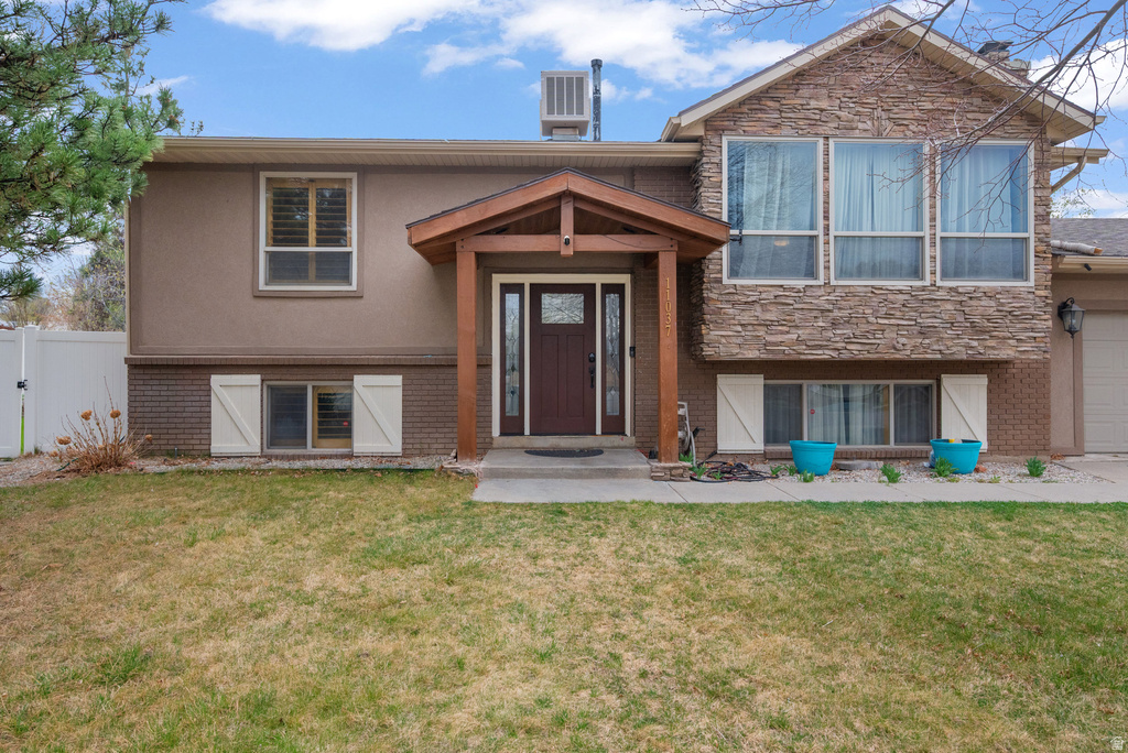 11037 S ROBINSON CIR Sandy, UT 84092