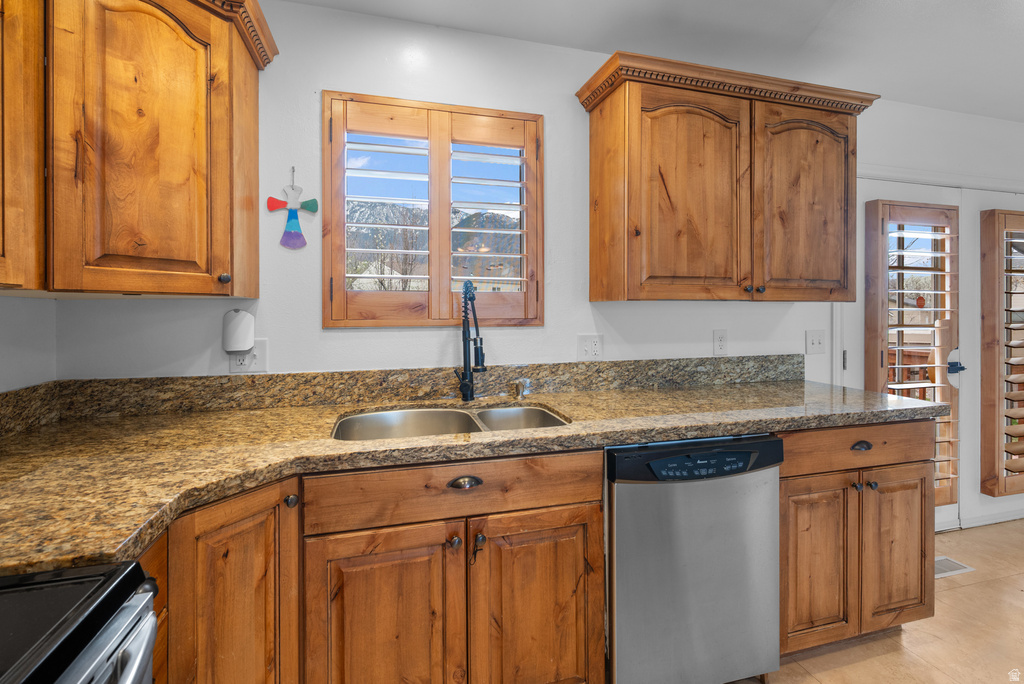 11037 S ROBINSON CIR Sandy, UT 84092