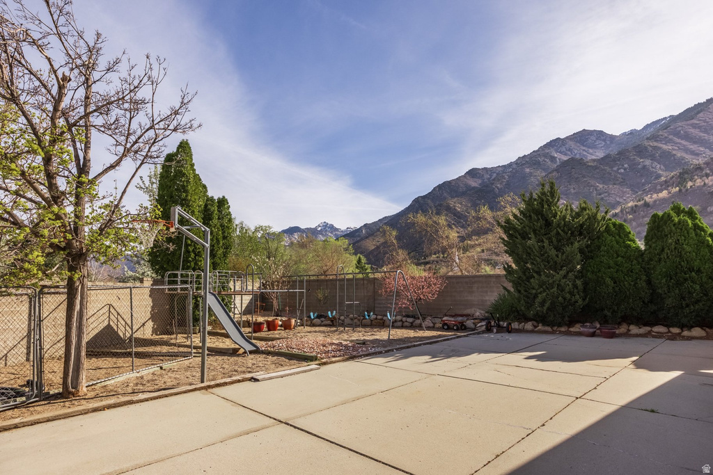 2676 E HILL CLIMB CIR Sandy, UT 84092