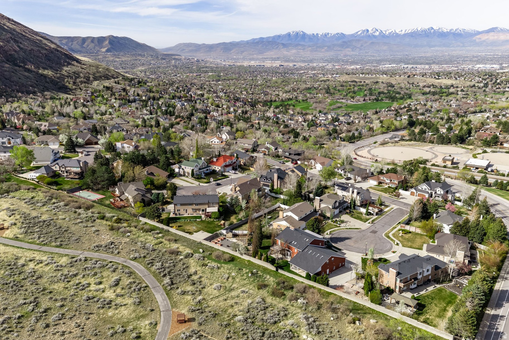 2676 E HILL CLIMB CIR Sandy, UT 84092