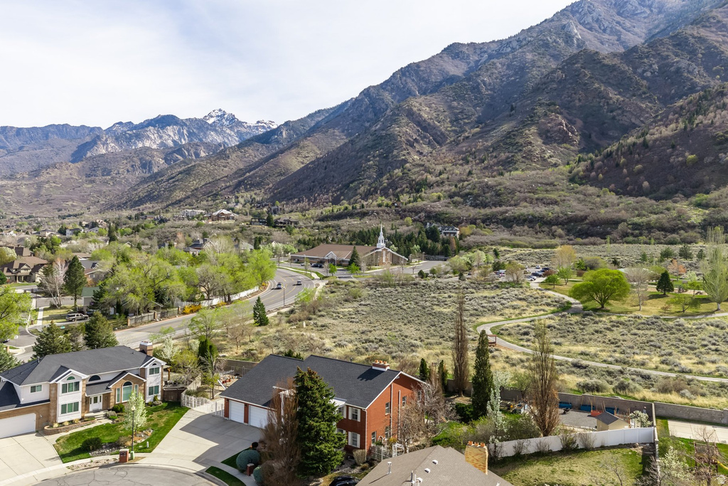 2676 E HILL CLIMB CIR Sandy, UT 84092