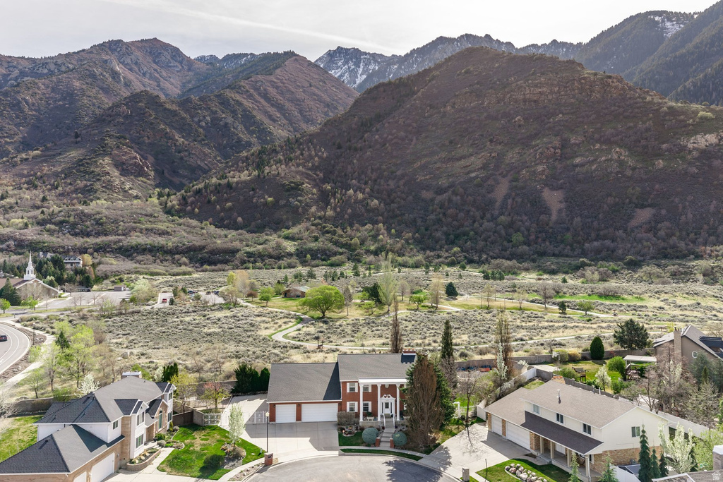 2676 E HILL CLIMB CIR Sandy, UT 84092