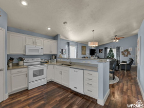 10541 S JUNIPER HILLS DR South Jordan, UT 84009