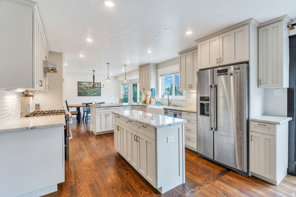 11056 N MANOR DR Highland, UT 84003